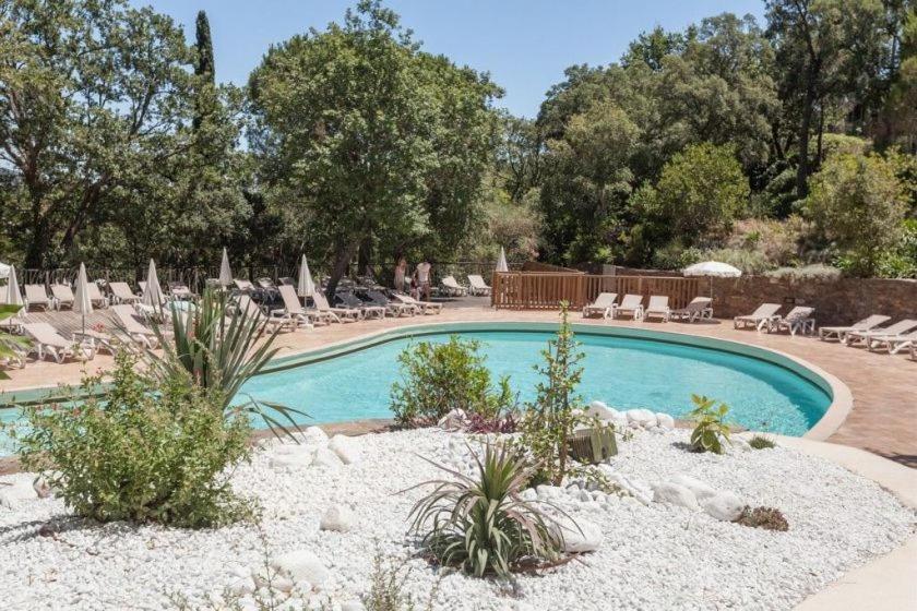 Les Restanques vue mer 5 pers Glycine 2067 Grimaud Eksteriør bilde
