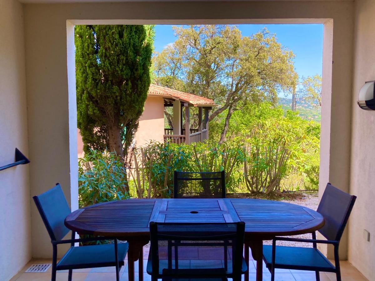 Les Restanques vue mer 5 pers Glycine 2067 Grimaud Eksteriør bilde